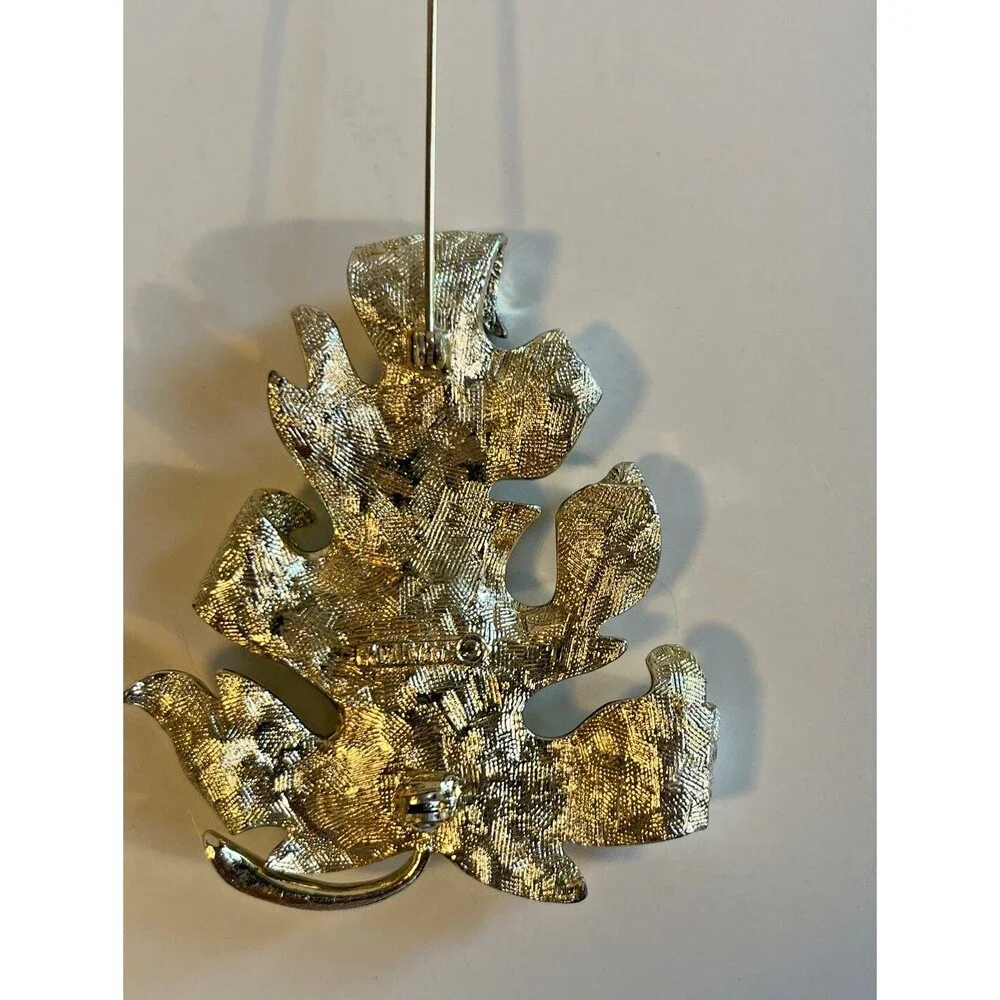 Sarah Coventry Brooch Windfall Vintage Goldtone Oak Leaf Classic Pin 2.5”